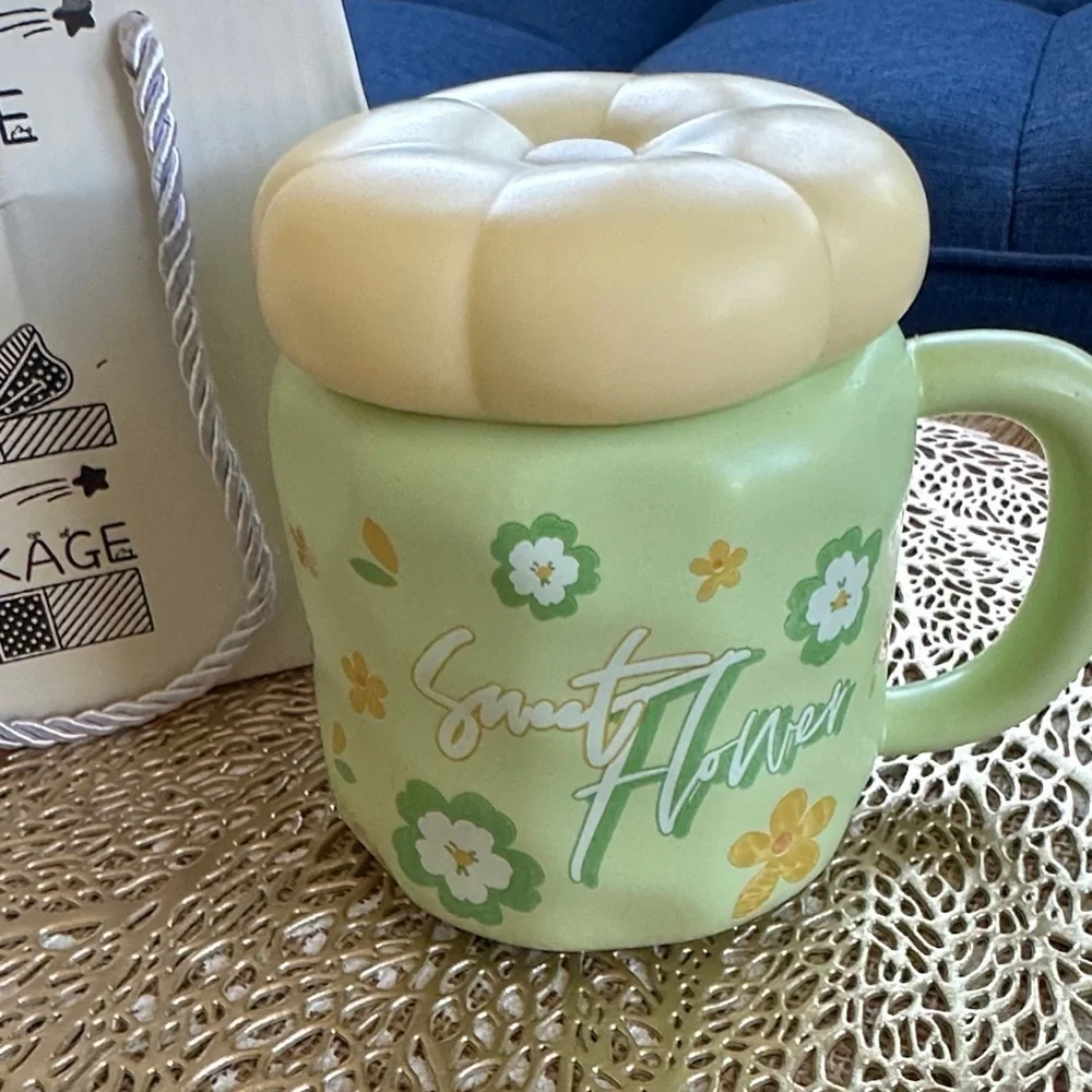 Green Floral Mug with Cream Lid